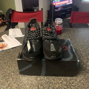 Versace Chain Reactions